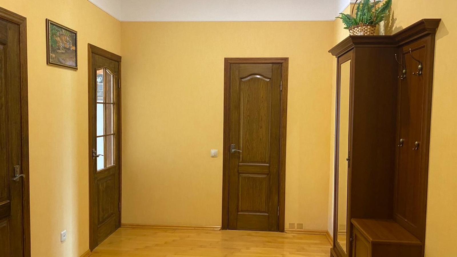 Comfortable Apartment On The Obolon Киев Екстериор снимка